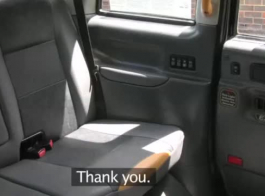 اثنان من سائقي سيارات الأجرة اللذيذ يمارس الجنس مع الوكيل