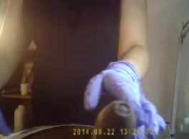تتمثل الكاميرا الخفية في مشاهدة جيسي جين ويوريانا غوتي ممارسة الجنس في الصباح الباكر.