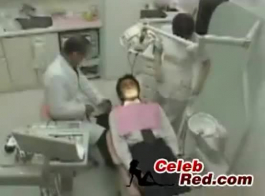 الممرضة اليابانية مفلس التعامل مع دونغ.