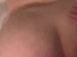 كلوديا ريال يظهر ابنه الجنس على الكاميرا