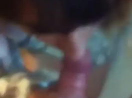 ميامي الغش فاتنة عارية مارس الجنس في الهواء الطلق على الأريكة!